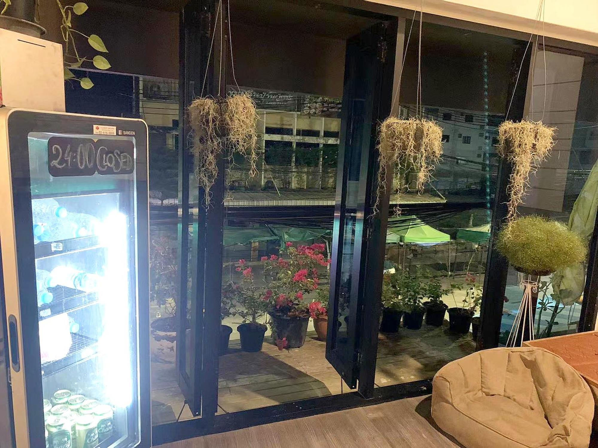 Susu Khaosan Hostel Bangkok Exterior foto