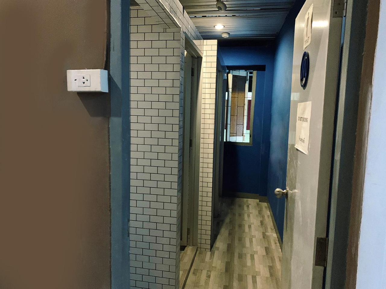 Susu Khaosan Hostel Bangkok Exterior foto
